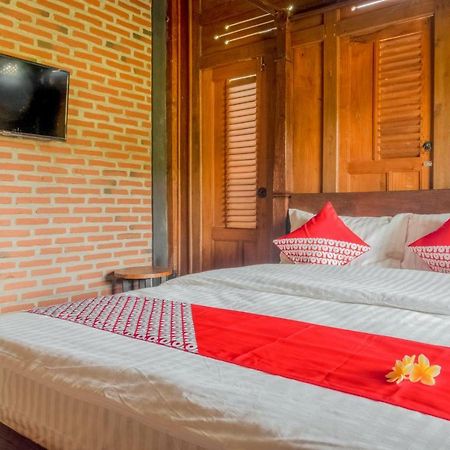 Hotel Batukaras Kalaras Екстер'єр фото