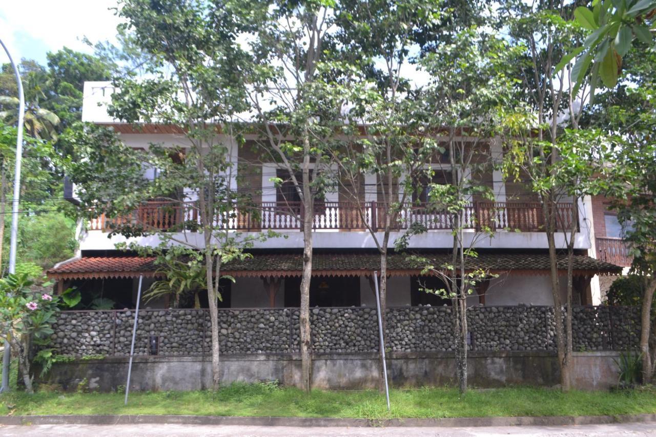 Hotel Batukaras Kalaras Екстер'єр фото