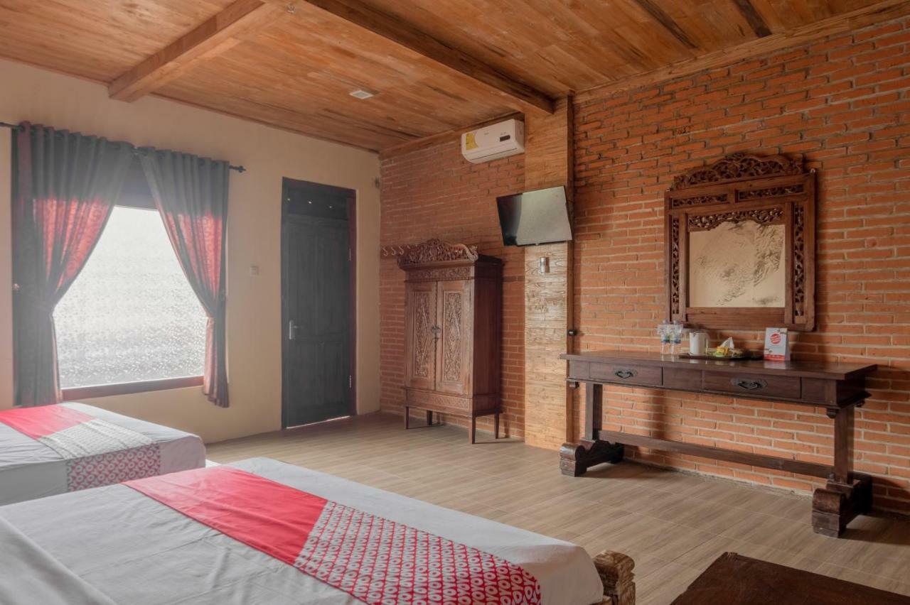 Hotel Batukaras Kalaras Екстер'єр фото